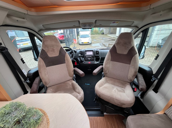 Dethleffs Globebus Levelsysteem Enkele Bedden Airco Cruise Vastgasaansl. foto: 15