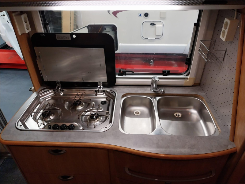 Hymer Tramp met maxxfan, zonnepaneel  foto: 5