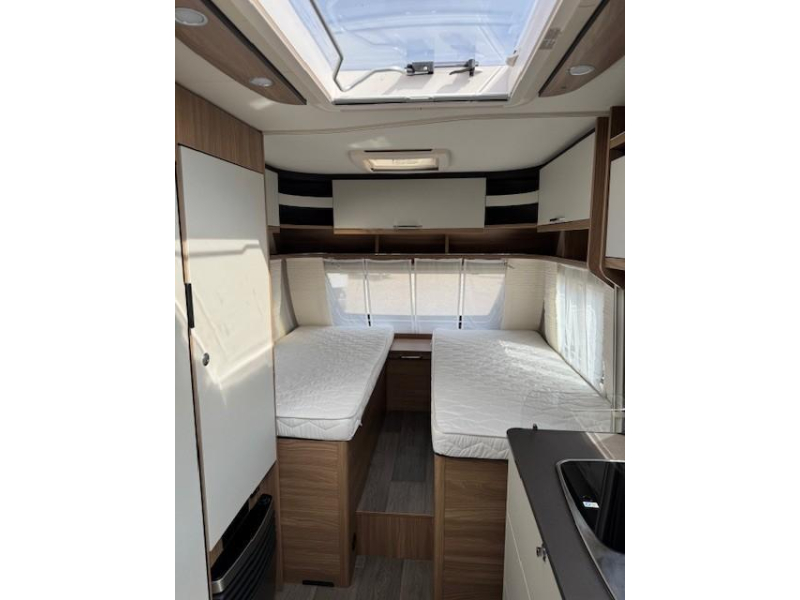 Bürstner Premio Plus 520 TL ruime gezins caravan  foto: 9