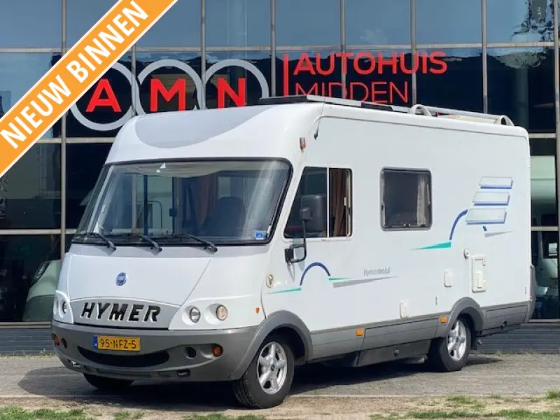 Hymer B584 2,8JTD Airco, Hubbett