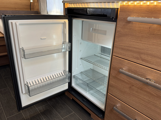 Tabbert Da Vinci 460E ENKELE BEDDEN **Mover/Zakluifel/Fietsendrager/Duo-Control/Vloerverwarming/Compleet/Zeer nette caravan** foto: 23
