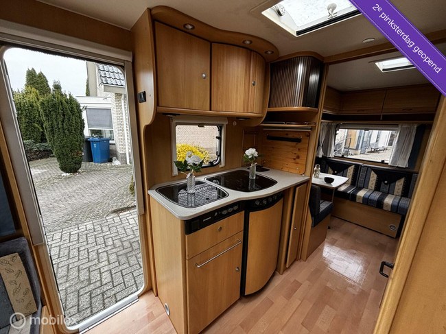 Dethleffs 500 Camper rondzit treinzit 3x stapelbed voortent foto: 7