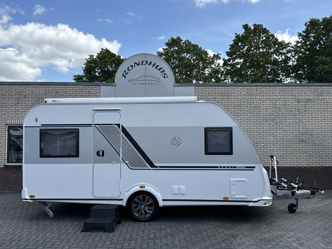 Knaus Sport 450 FU E-Power selection with French bed **Air conditioning/Cassette awning/Bicycle carrier/1st owner/New condition caravan** photo: 3