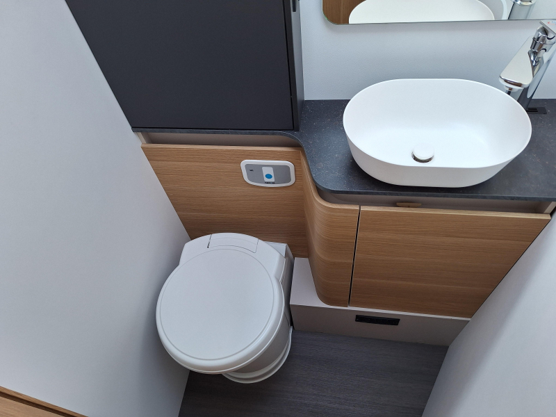 Adria Matrix Axess 650 DC QUEENSBED+FACE TO FACE  foto: 10