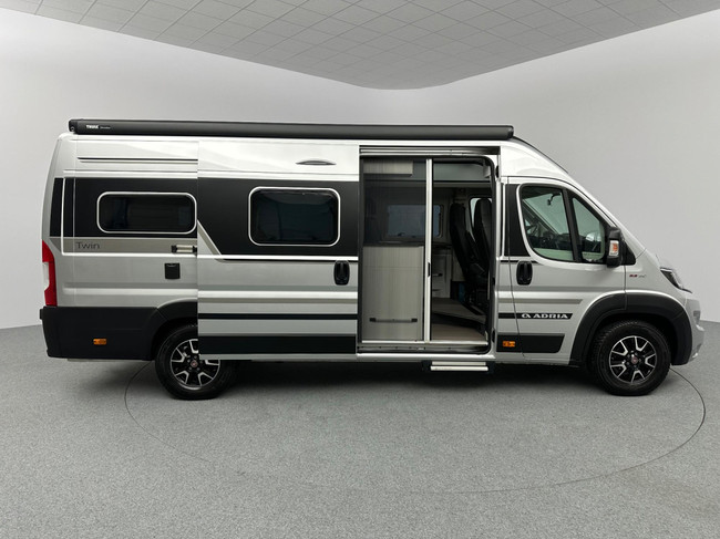 Adria Twin Supreme 640 SLB foto: 17