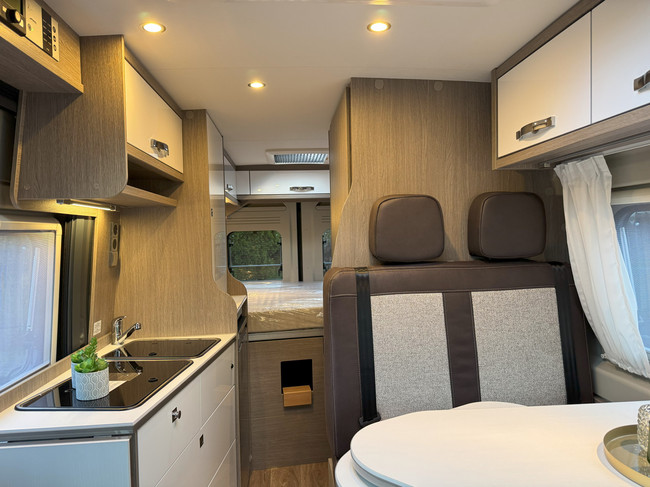 Pössl 2Win Plus 600 D-line 140 pk AUTOMAAT 9-Traps Euro6 Fiat Ducato NIEUW **Slechts 6 meter/Groot dwarsbed/4 zitplaatsen/Luifel/Apple foto: 9