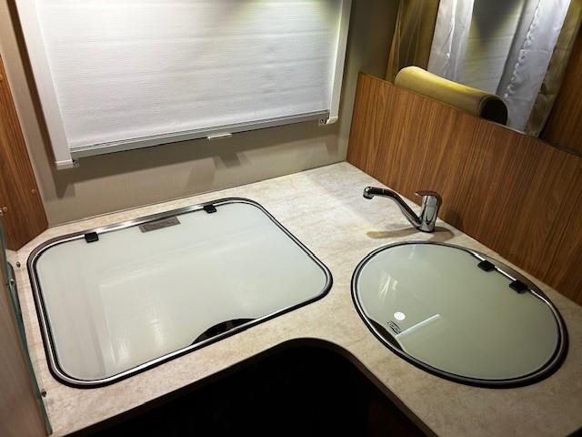 CAPRON T 339 /Queensbett/Navi/R&uuml;ckfahrkamera/Fahrradtr&auml;ger Foto: 22