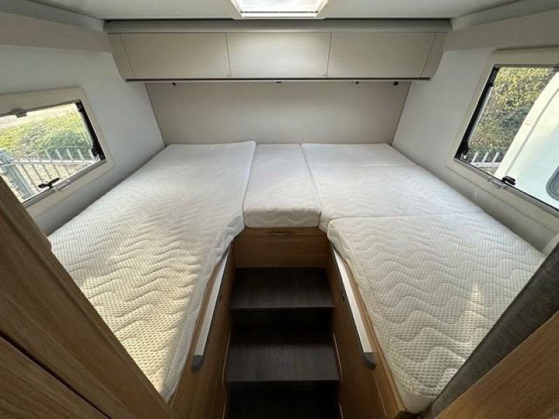 Adria Matrix Axess 650 SL - NIEUWSTAAT - HEFBED  foto: 14