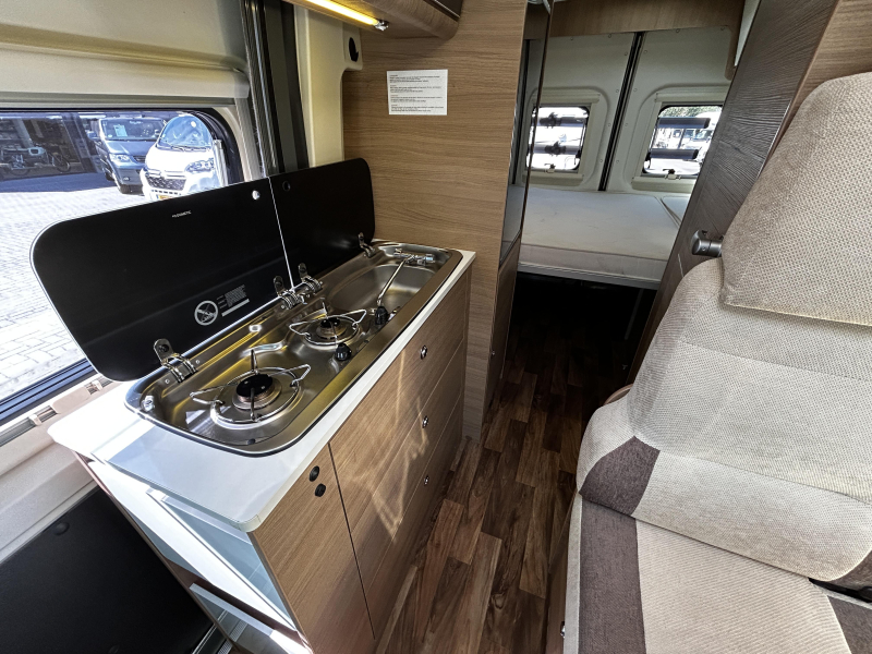 Karmann Davis 590 Transverse bed/2017/Euro6/Airco photo: 11
