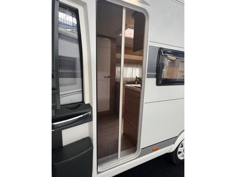 Hobby De Luxe 490 KMF avance litera bicicleta foto: 9