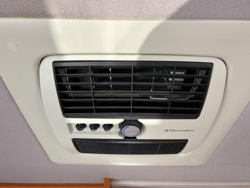 Knaus Travel-Liner 2XAirco,Vastbed,Hefbed foto: 19