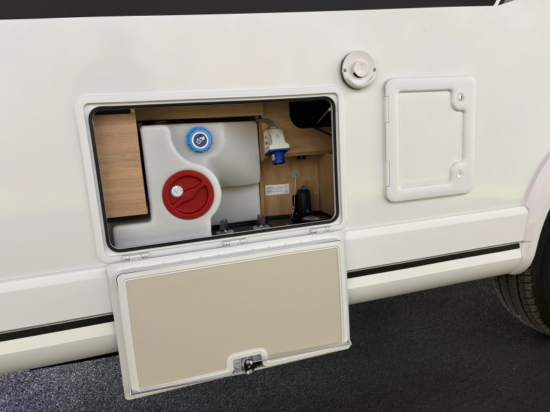 Knaus L!ve Ti 650 MEG Platinum / camas bajas foto: 15