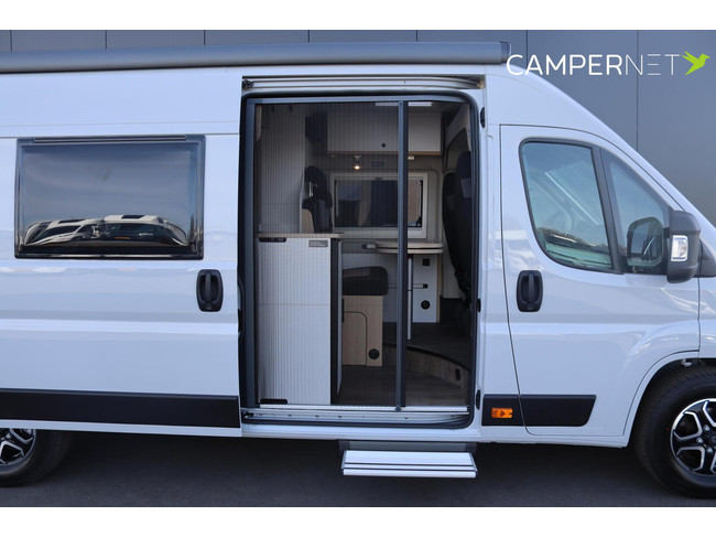 LMC Innovan 640 Pure 140cv Autom&aacute;tico | Toldo Thule | Camas individuales | Sensores de aparcamiento | Llantas de aleaci&oacute;n | Mucho espacio de almacenamiento | LED foto: 4
