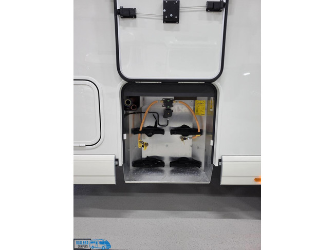 Carthago C-Tourer T 148 LE H *Autom&aacute;tico 170cv*10.283km foto: 12