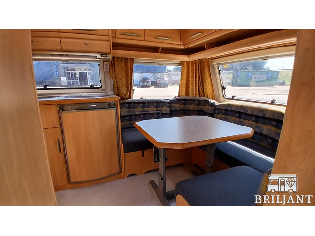 Caravana Fendt Saphir 470.. cama francesa/asientos redondos foto: 4