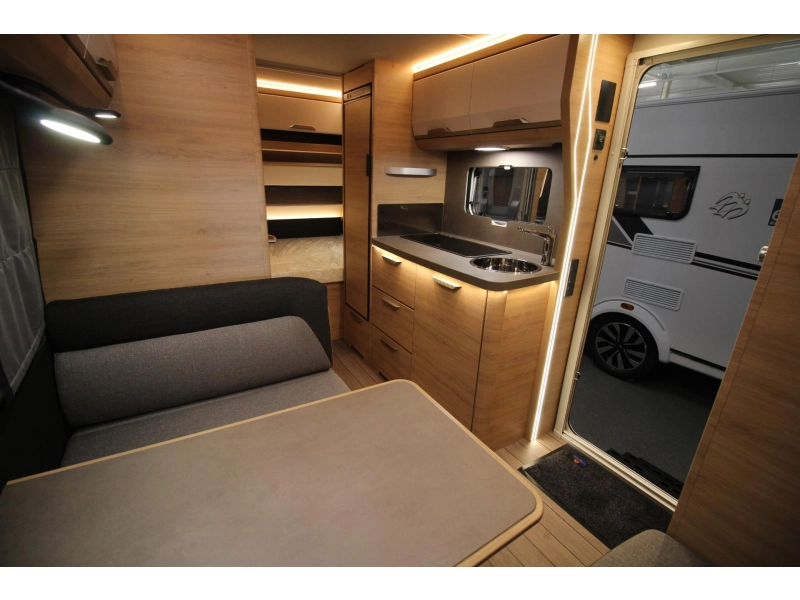 Knaus Sudwind Black Selection 420 QD Dwarsbed & Hoge koelkast!  foto: 11