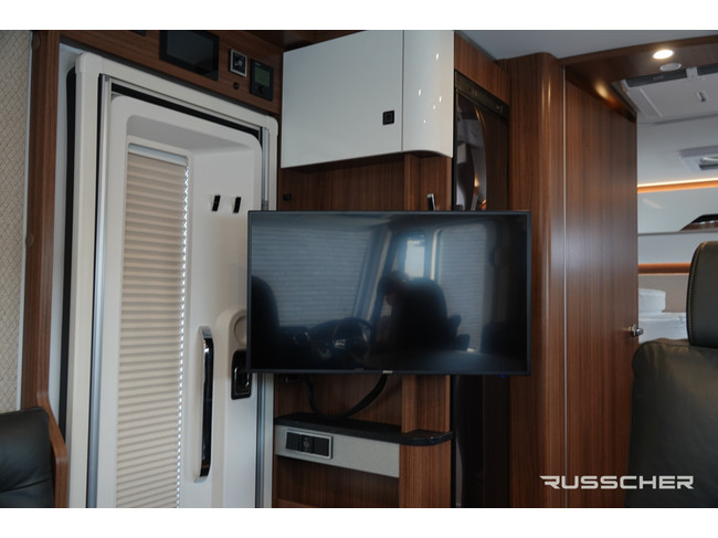 Hymer BMC i 680 170Pk Automaat. | Levelsysteem | Maxxfan | Dakairco | Lithium accu foto: 7