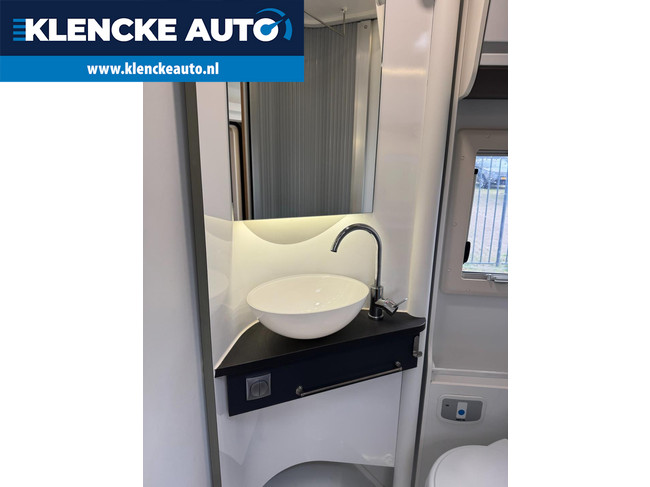 Adria Matrix 600 SL 36.982km 1e eigenaar 140PK Enkele bedden Elektrisch hefbed Zeer goed onderhouden foto: 8