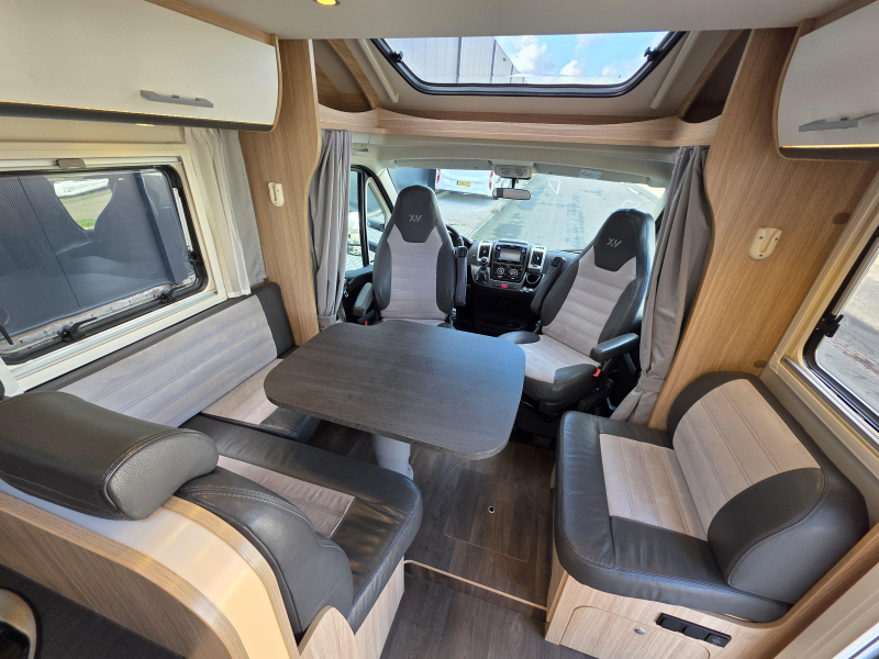 Sunlight T 69 L Automatik + Nivelliersystem! Foto: 14
