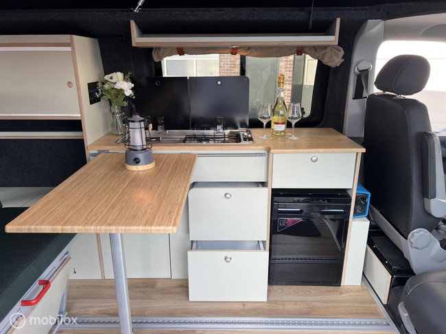 Volkswagen T6 buscamper Florida L1H1 AUTOMAAT 2018 foto: 4