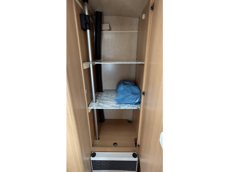 Adria Optima 425 TK Festbett Sitz Toilettenraum Foto: 5