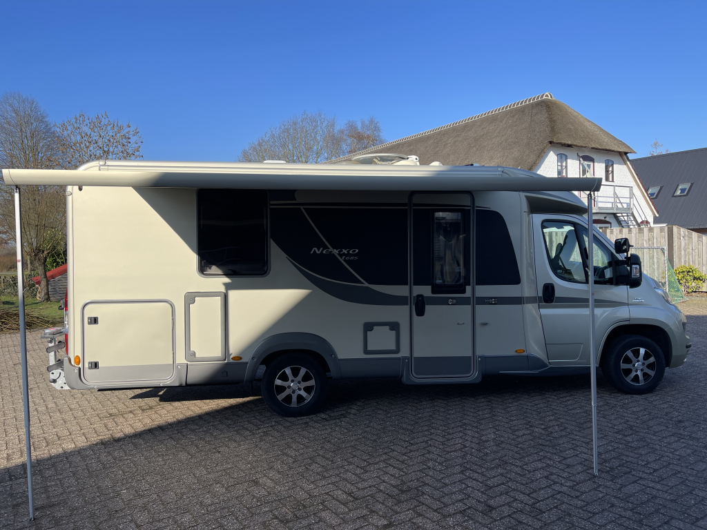 B&uuml;rstner Nexxo T 685 photo: 17