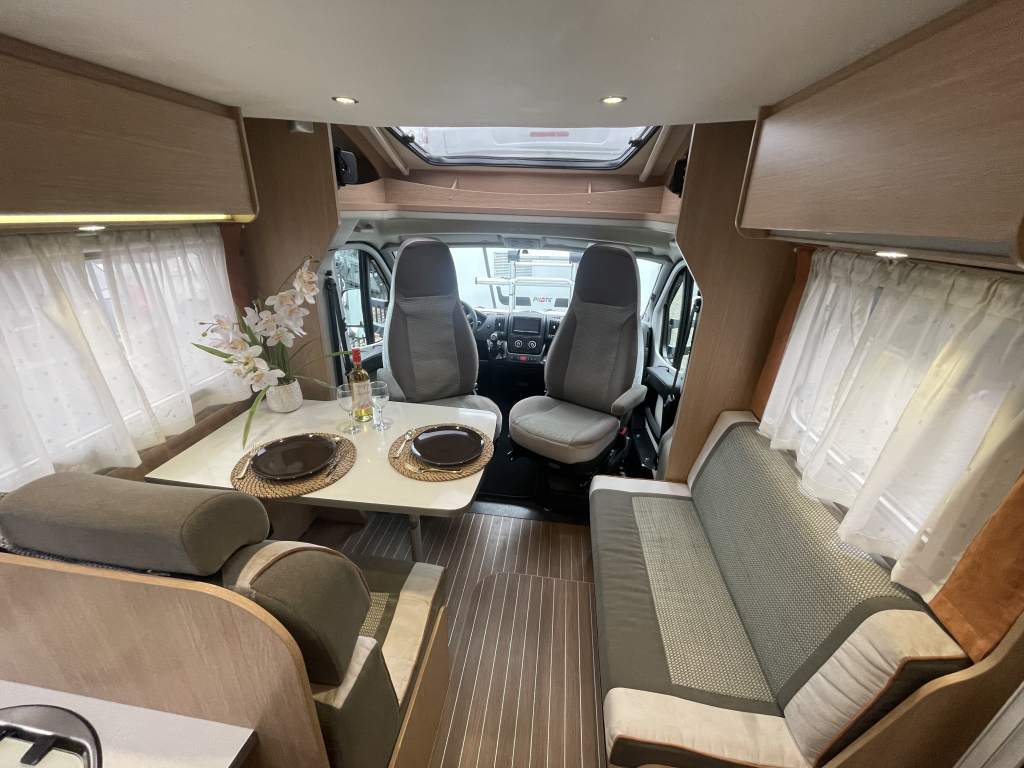 Hymer Capron Liberté VIP 690 VIP FRANSBED+HEFBED DAKAIRCO foto: 1