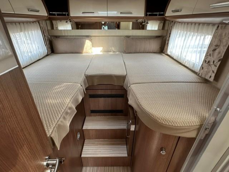 Carthago C-Tourer I 149 GÉÉN HEFBED LEVELSYSTEEM  foto: 13