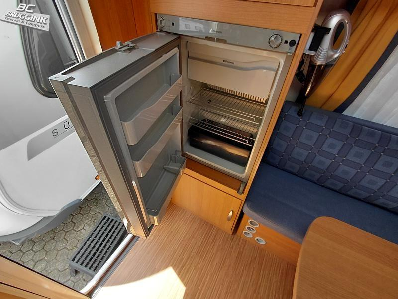 Knaus Sport 450 FS MOVER AIRCO AWNING photo: 8