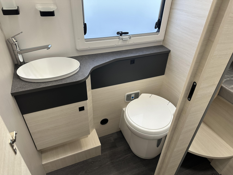 Challenger Graphite Ultimate 380 ( Chausson 720 ), 5 pers.  foto: 17