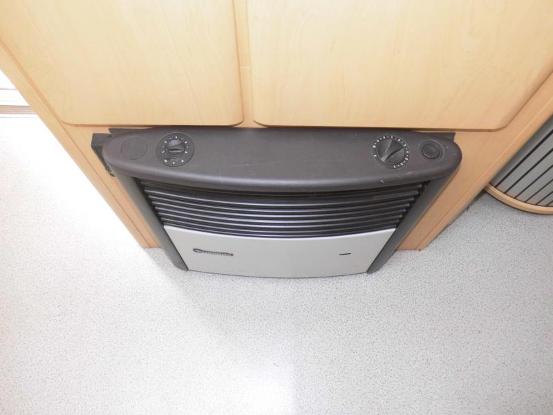 Beyerland Quartz 460 LB Nieuwe voortent en mover!  foto: 6