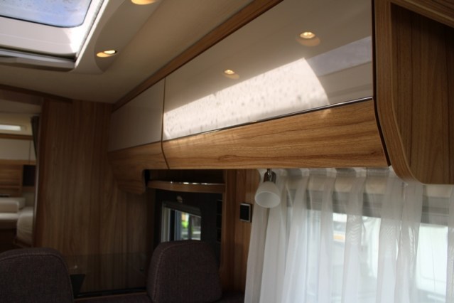 Hymer Exsis I 678 Fiat AUTOMAAT 160 pk enkele bedden Smal en lichtgewicht (54  foto: 34