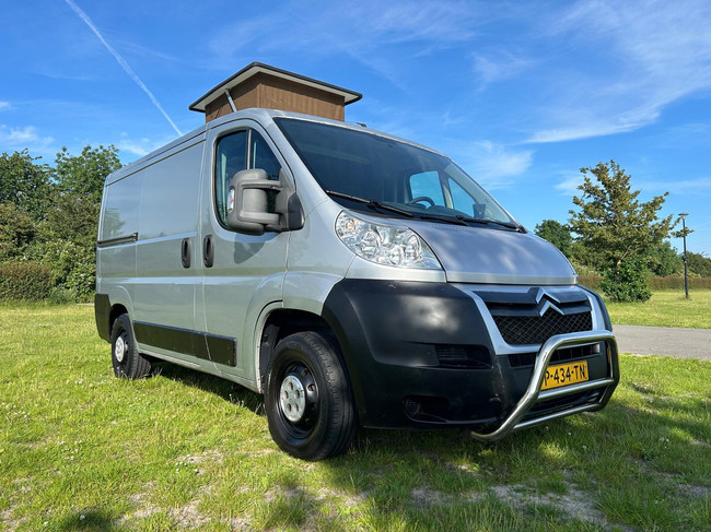 Compacte Buscamper Citroën Jumper | Zonnepaneel | Achterruitrij Camera | Trekhaak | Airco foto: 10