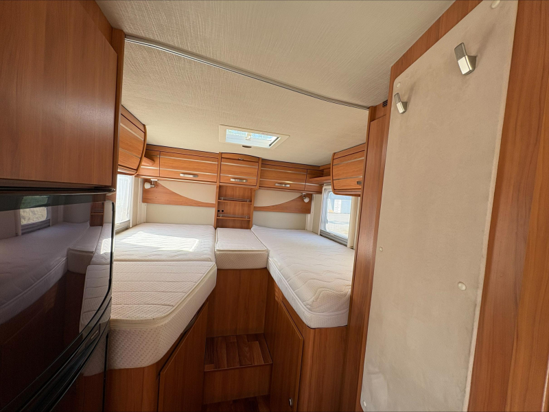 Hymer Exis-i 678 zeer compleet  foto: 10