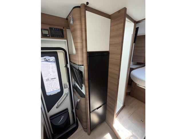 RAPIDO 686F Ultimate Line Automatik EP Level Lpg Lithium Wechselrichter Foto: 17