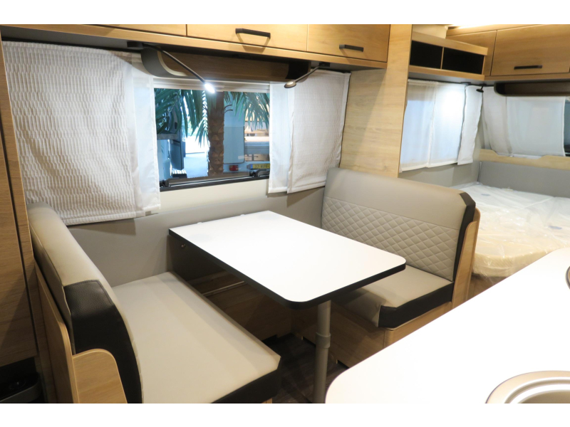 Weinsberg CaraOne 500 FDK STAPELBED+GARAGE 1700 KG  foto: 17