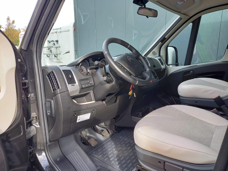 Bürstner Limited T 690 G - luxe - zwarte voorkant  foto: 7