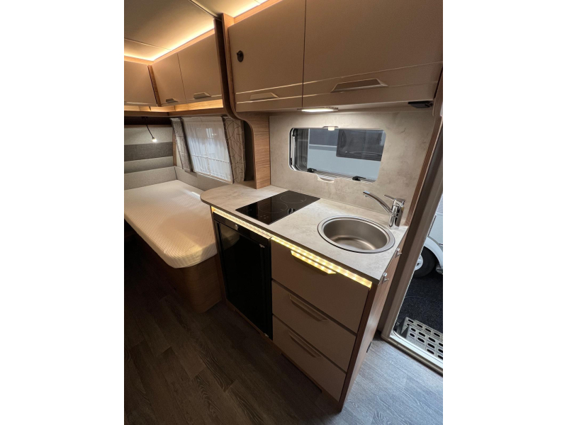 Knaus Sport E-Power Selection 500 EU mover, luifel, fietsenrek  foto: 13