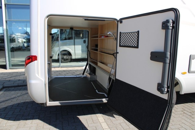 Hymer B MC I 680 equipado con potente Mercedes 9 G Tronic 170 CV AUTOM&Aacute;TICO camas individuales + cama abatible (56 foto: 15