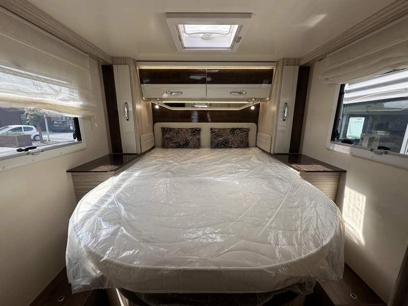Elnagh Magnum 582 140PK Queensbed Dakairco  foto: 8