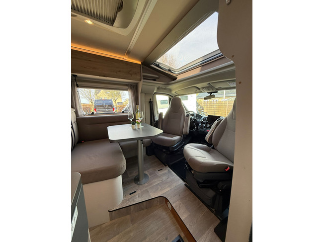 Hymer Exsis T 580 Automaat 9G 2020 Zonnepanelen! Trekhaak! foto: 11