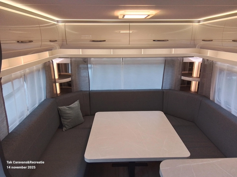Hobby Excellent 560 CFE Modelo 2026 Gran Asiento en C foto: 3