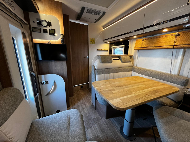 Dethleffs Trend 6757 Camper, Integrated 4 pers photo: 5