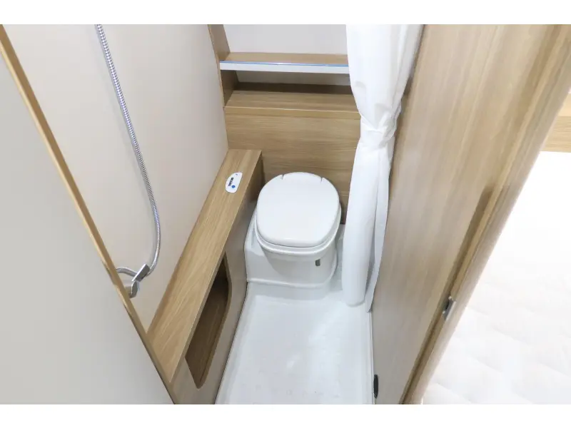 Bürstner Premio 450 TS MOVER+LICHTGEW.ACCU  foto: 12