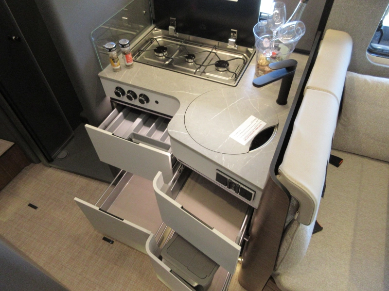 Hymer B-MC I 680 SLC dubbele bodem  foto: 14