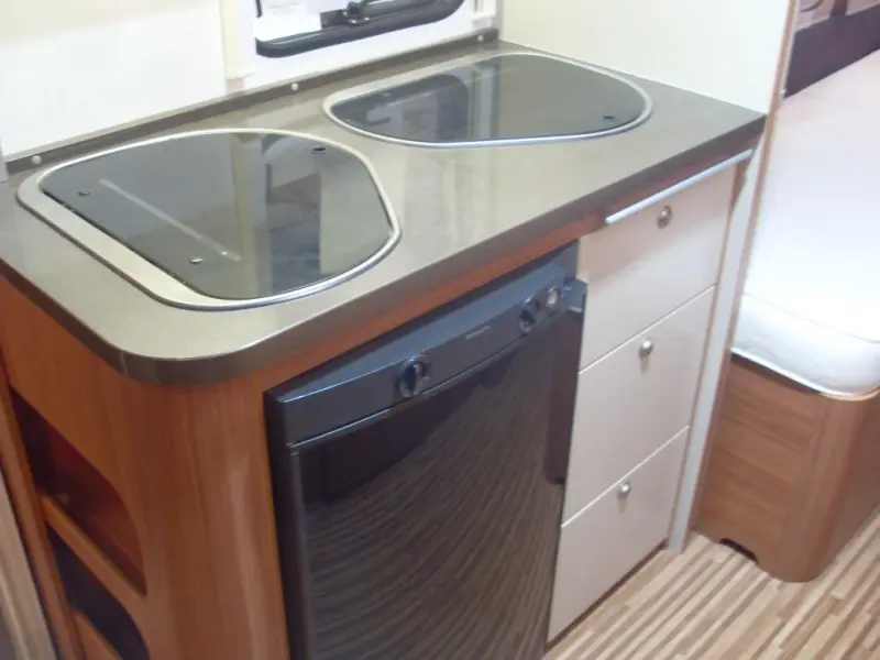 Adria Adora 492 UL ENKELE BEDDEN