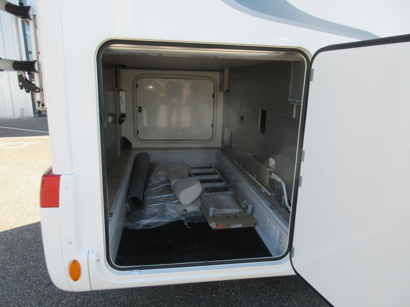 Rapido 696 F Premium Edition AUTOMAAT FACE TO FACE  foto: 14