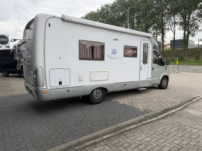 Bürstner Delfin T700 Enkele Bedden Zonnepaneel Luifel Fietsenrek foto: 5