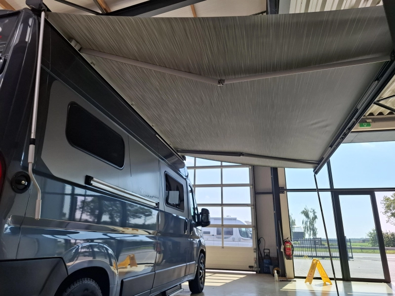 Dethleffs Globetrail 600 140PK Dwarsbed Solar  foto: 2