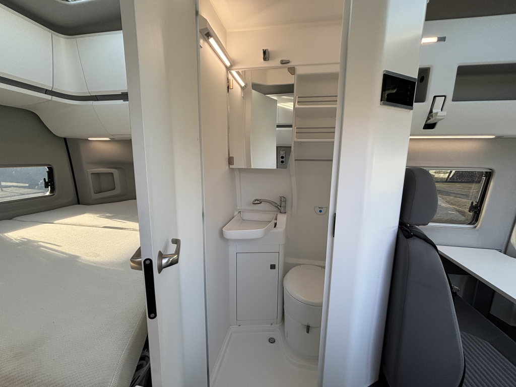 VOLKSWAGEN CRAFTER photo: 6
